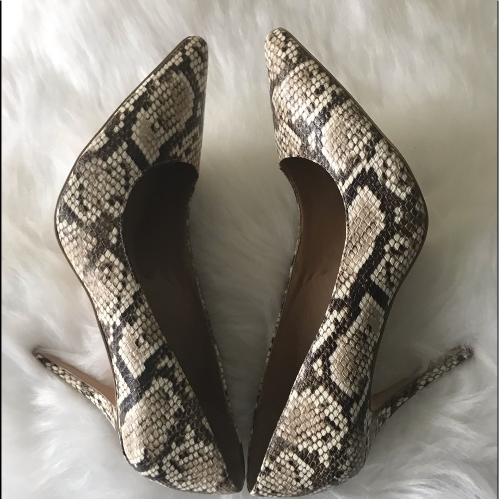 Women’s Heels - Picture 5 of 11